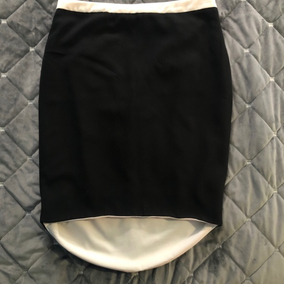 Costa Blanca skirt suit - Picture 3 of 3